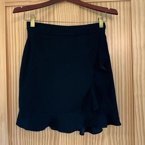Club Monaco black short skirt with ruffle edge size 00